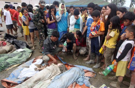 Papa reza no Angelus pelas vítimas do tufão nas Filipinas