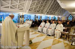 Deus nos salve do espírito mundano – o Papa na missa desta segunda-feira reafirmou que a fidelidade ao Senhor não se negoceia.